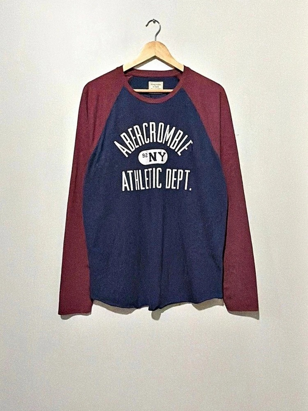 Abercrombie & Fitch Long Sleeve Graphic Tee Blue & Red Size Large
